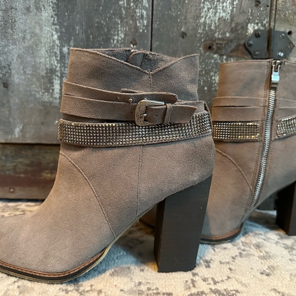 NWOT!!!!   🥰  Women’s Size 10 Nine West Booties - 4 Inch Heels - Picture 2 of 11
